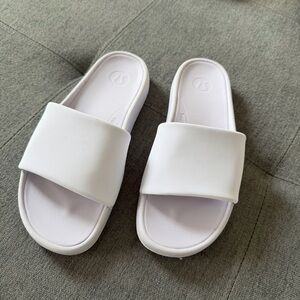 Lululemon Restfeel Slide